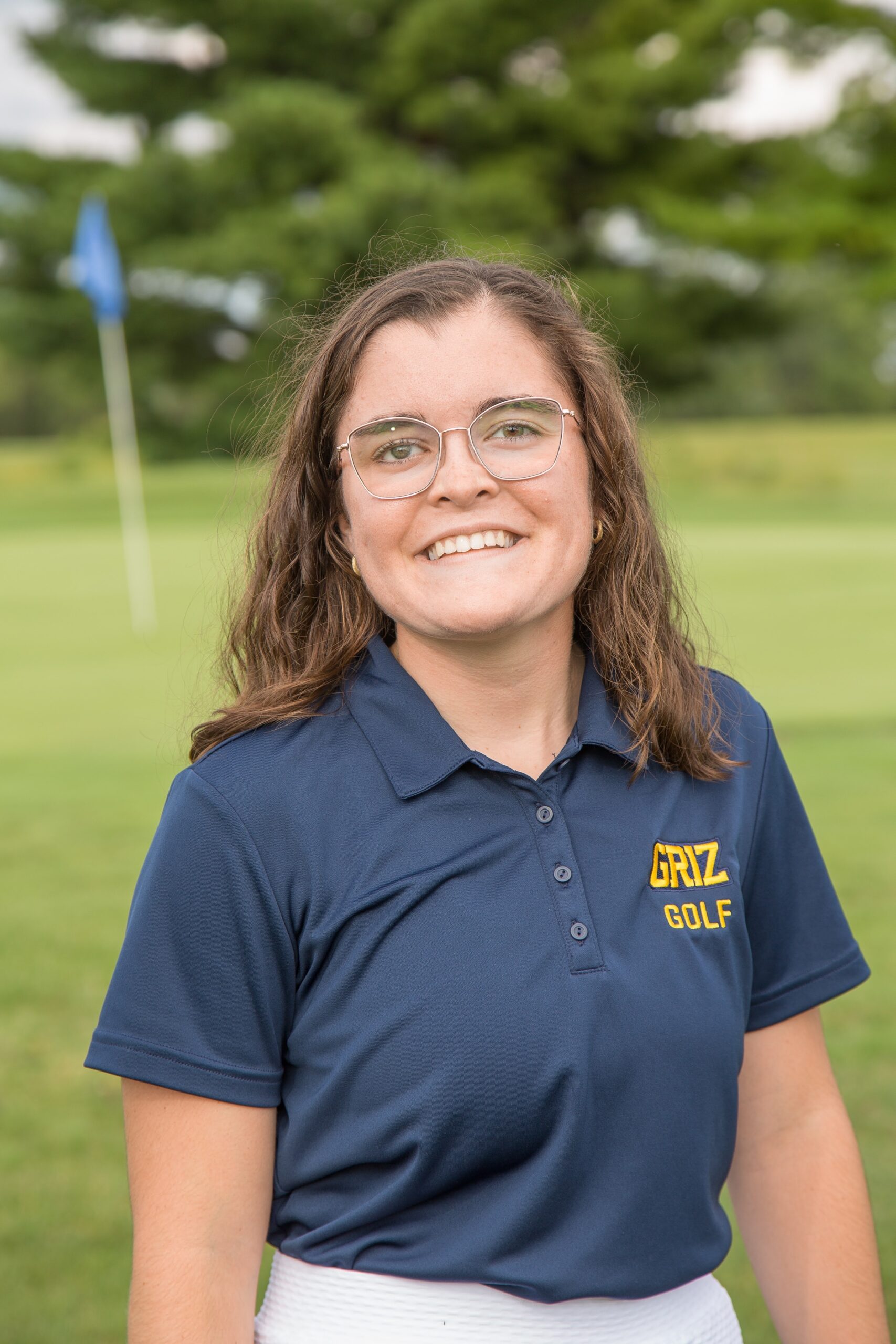 Against all odds: Esther Etherington’s journey to collegiate golf ...